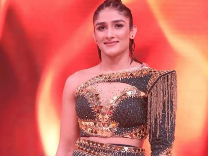 Arshad Warsi heaps praises on wrestler Sangeeta for 'flawless' show on dance floor | Arshad Warsi heaps praises on wrestler Sangeeta for 'flawless' show on dance floor Arshad Warsi heaps praises on wrestler Sangeeta for 'flawless' show on dance floor | Arshad Warsi heaps praises on wrestler Sangeeta for 'flawless' show on dance floor