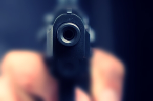 Cop injured in firing as two groups clash in UP district | Cop injured in firing as two groups clash in UP district Cop injured in firing as two groups clash in UP district | Cop injured in firing as two groups clash in UP district
