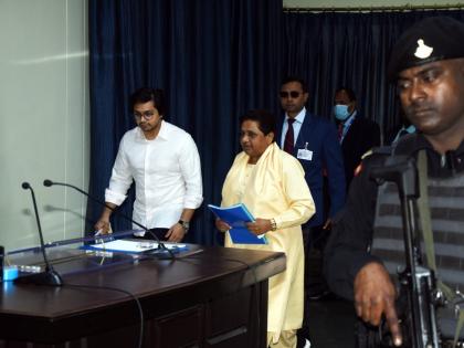 Mayawati declares nephew Akash Anand as her successor | Mayawati declares nephew Akash Anand as her successor Mayawati declares nephew Akash Anand as her successor | Mayawati declares nephew Akash Anand as her successor