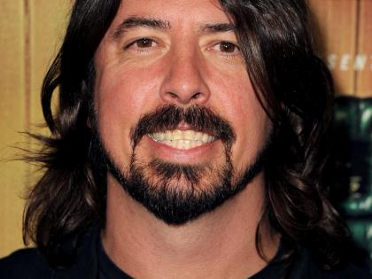 Dave Grohl takes break from Foo Fighters tour to feed the homeless | Dave Grohl takes break from Foo Fighters tour to feed the homeless Dave Grohl takes break from Foo Fighters tour to feed the homeless | Dave Grohl takes break from Foo Fighters tour to feed the homeless