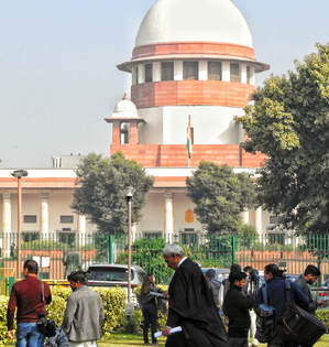 SC agrees to examine IDBI Trusteeship’s plea against NCLAT refusal to initiate insolvency against Zee promoters | SC agrees to examine IDBI Trusteeship’s plea against NCLAT refusal to initiate insolvency against Zee promoters