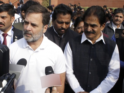Can't expect him of knowing history, Amit Shah keeps on rewriting history: Rahul | Can't expect him of knowing history, Amit Shah keeps on rewriting history: Rahul