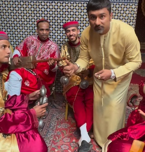 Yo Yo Honey Singh adds Moroccan zing to ‘Lungi Dance’ | Yo Yo Honey Singh adds Moroccan zing to ‘Lungi Dance’ Yo Yo Honey Singh adds Moroccan zing to ‘Lungi Dance’ | Yo Yo Honey Singh adds Moroccan zing to ‘Lungi Dance’