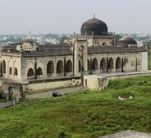 Karnataka HC asks authorities to remove encroachments of Bahmani Sultans' fort in Kalaburagi | Karnataka HC asks authorities to remove encroachments of Bahmani Sultans' fort in Kalaburagi Karnataka HC asks authorities to remove encroachments of Bahmani Sultans' fort in Kalaburagi | Karnataka HC asks authorities to remove encroachments of Bahmani Sultans' fort in Kalaburagi