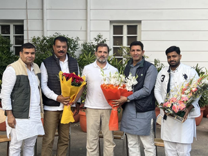 Rahul Gandhi meets newly appointed MP Congress Chief, CLP & deputy leader | Rahul Gandhi meets newly appointed MP Congress Chief, CLP & deputy leader