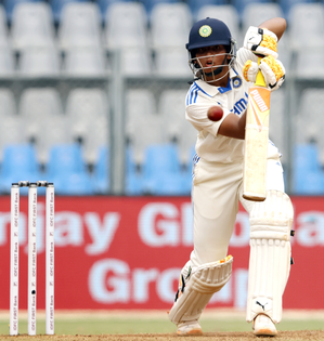 IND-W v AUS-W: India reach 29/1 chasing 76 as historic win beckons | IND-W v AUS-W: India reach 29/1 chasing 76 as historic win beckons