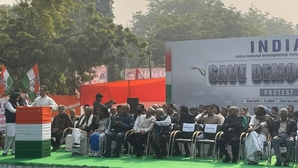 INDIA bloc stages protest at Jantar Mantar against suspension of 146 MPs | INDIA bloc stages protest at Jantar Mantar against suspension of 146 MPs