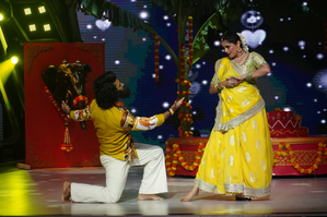 Karuna Pandey grooves on ‘Hum Tere Deewane Hai’ with Archana Puran Singh | Karuna Pandey grooves on ‘Hum Tere Deewane Hai’ with Archana Puran Singh