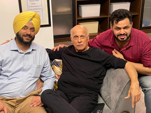 Mahesh Bhatt hosts talk show on lives of 13 prominent Sikhs of India | Mahesh Bhatt hosts talk show on lives of 13 prominent Sikhs of India