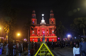 Xmas: Delhi Police intensifies security at 250 churches, heavy traffic expected in key areas | Xmas: Delhi Police intensifies security at 250 churches, heavy traffic expected in key areas Xmas: Delhi Police intensifies security at 250 churches, heavy traffic expected in key areas | Xmas: Delhi Police intensifies security at 250 churches, heavy traffic expected in key areas
