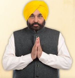 Punjab CM pays tribute to Guru Gobind Singh's sons | Punjab CM pays tribute to Guru Gobind Singh's sons Punjab CM pays tribute to Guru Gobind Singh's sons | Punjab CM pays tribute to Guru Gobind Singh's sons