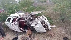 4 Karnataka pilgrims killed, 6 hurt in SUV-truck crash en route to Shirdi | 4 Karnataka pilgrims killed, 6 hurt in SUV-truck crash en route to Shirdi 4 Karnataka pilgrims killed, 6 hurt in SUV-truck crash en route to Shirdi | 4 Karnataka pilgrims killed, 6 hurt in SUV-truck crash en route to Shirdi