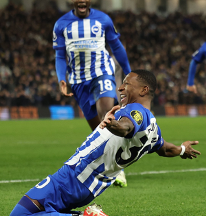 Premier League: Brighton stun Spurs in six-goal thriller | Premier League: Brighton stun Spurs in six-goal thriller