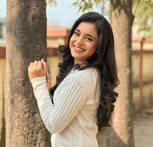 Actress Sumbul Touqeer to ring in New Year with her family | Actress Sumbul Touqeer to ring in New Year with her family Actress Sumbul Touqeer to ring in New Year with her family | Actress Sumbul Touqeer to ring in New Year with her family