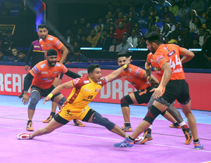 PKL 10: U Mumba ride on stellar all-round performance to defeat Telugu Titans 54-32 | PKL 10: U Mumba ride on stellar all-round performance to defeat Telugu Titans 54-32