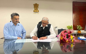 Maha: Nitin Kareer named new Chief Secy, Mumbai CoP Vivek Phansalkar in-charge DGP | Maha: Nitin Kareer named new Chief Secy, Mumbai CoP Vivek Phansalkar in-charge DGP Maha: Nitin Kareer named new Chief Secy, Mumbai CoP Vivek Phansalkar in-charge DGP | Maha: Nitin Kareer named new Chief Secy, Mumbai CoP Vivek Phansalkar in-charge DGP