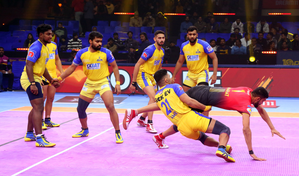 PKL 10: Bharat earns Super 10 as Bengaluru Bulls beat Tamil Thalaivas in thriller | PKL 10: Bharat earns Super 10 as Bengaluru Bulls beat Tamil Thalaivas in thriller