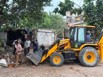 10 cops injured in stone pelting during anti-encroachment drive in Agra | 10 cops injured in stone pelting during anti-encroachment drive in Agra