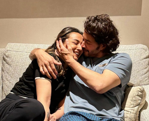 Mahesh Babu holds wife Namrata close in New Year photo; says 'laughter, love, growth' | Mahesh Babu holds wife Namrata close in New Year photo; says 'laughter, love, growth' Mahesh Babu holds wife Namrata close in New Year photo; says 'laughter, love, growth' | Mahesh Babu holds wife Namrata close in New Year photo; says 'laughter, love, growth'