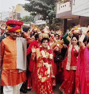 LS Speaker Om Birla carries Ramcharitmanas on head for 3 km during Kalash Yatra | LS Speaker Om Birla carries Ramcharitmanas on head for 3 km during Kalash Yatra LS Speaker Om Birla carries Ramcharitmanas on head for 3 km during Kalash Yatra | LS Speaker Om Birla carries Ramcharitmanas on head for 3 km during Kalash Yatra