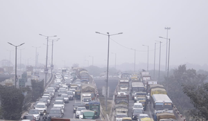 Air quality dips to ‘severe’ level in parts of Delhi | Air quality dips to ‘severe’ level in parts of Delhi Air quality dips to ‘severe’ level in parts of Delhi | Air quality dips to ‘severe’ level in parts of Delhi