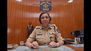 After 2 months in office, Maha's first woman DGP gets 2-year extension | After 2 months in office, Maha's first woman DGP gets 2-year extension After 2 months in office, Maha's first woman DGP gets 2-year extension | After 2 months in office, Maha's first woman DGP gets 2-year extension