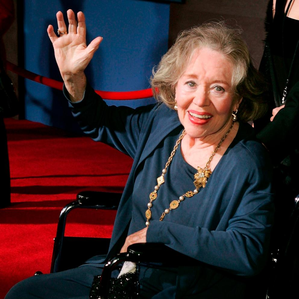 ‘Mary Poppins’ actor Glynis Johns dies at 100 | ‘Mary Poppins’ actor Glynis Johns dies at 100 ‘Mary Poppins’ actor Glynis Johns dies at 100 | ‘Mary Poppins’ actor Glynis Johns dies at 100