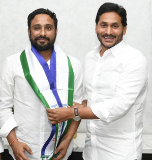 Ten days after joining YSRCP, ex cricketer Ambati Rayudu quits politics | Ten days after joining YSRCP, ex cricketer Ambati Rayudu quits politics