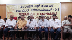 Hit-and-Run Law: Karnataka Truck Owners Announce Indefinite Strike from Jan 17 | Hit-and-Run Law: Karnataka Truck Owners Announce Indefinite Strike from Jan 17