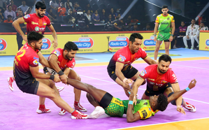 PKL 10: Surjeet Singh's heroics power Bengaluru Bulls to last-gasp win over Patna Pirates in a thriller | PKL 10: Surjeet Singh's heroics power Bengaluru Bulls to last-gasp win over Patna Pirates in a thriller PKL 10: Surjeet Singh's heroics power Bengaluru Bulls to last-gasp win over Patna Pirates in a thriller | PKL 10: Surjeet Singh's heroics power Bengaluru Bulls to last-gasp win over Patna Pirates in a thriller