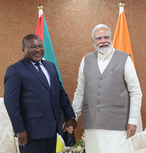 PM Modi and President of Mozambique discuss Defence and counter-terrorism | PM Modi and President of Mozambique discuss Defence and counter-terrorism PM Modi and President of Mozambique discuss Defence and counter-terrorism | PM Modi and President of Mozambique discuss Defence and counter-terrorism