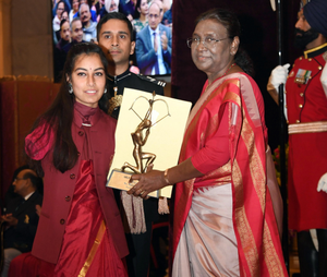 National Sports Awards: Khel Ratna to Satwik-Chirag; Mohd Shami, para-archer Sheetal Devi receive Arjuna awards | National Sports Awards: Khel Ratna to Satwik-Chirag; Mohd Shami, para-archer Sheetal Devi receive Arjuna awards National Sports Awards: Khel Ratna to Satwik-Chirag; Mohd Shami, para-archer Sheetal Devi receive Arjuna awards | National Sports Awards: Khel Ratna to Satwik-Chirag; Mohd Shami, para-archer Sheetal Devi receive Arjuna awards