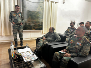 Assam Rifles DG visits Moreh, reviews situation along Myanmar border | Assam Rifles DG visits Moreh, reviews situation along Myanmar border Assam Rifles DG visits Moreh, reviews situation along Myanmar border | Assam Rifles DG visits Moreh, reviews situation along Myanmar border