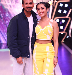 Yuzvendra Chahal, Dhanashree's heartwarming love story blossomed in lockdown | Yuzvendra Chahal, Dhanashree's heartwarming love story blossomed in lockdown Yuzvendra Chahal, Dhanashree's heartwarming love story blossomed in lockdown | Yuzvendra Chahal, Dhanashree's heartwarming love story blossomed in lockdown