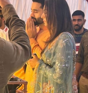 Jackky Bhagnani, Rakul Preet attend Ram Mandir’s replica rath flag off ceremony in Mumbai | Jackky Bhagnani, Rakul Preet attend Ram Mandir’s replica rath flag off ceremony in Mumbai Jackky Bhagnani, Rakul Preet attend Ram Mandir’s replica rath flag off ceremony in Mumbai | Jackky Bhagnani, Rakul Preet attend Ram Mandir’s replica rath flag off ceremony in Mumbai