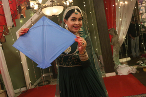 Shubhangi Atre cherishes joy of kite flying on Makar Sankranti | Shubhangi Atre cherishes joy of kite flying on Makar Sankranti Shubhangi Atre cherishes joy of kite flying on Makar Sankranti | Shubhangi Atre cherishes joy of kite flying on Makar Sankranti
