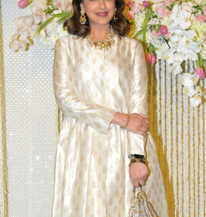Sonali Bendre didn’t know she was pregnant while shooting for song ‘Cham Cham Karta’ | Sonali Bendre didn’t know she was pregnant while shooting for song ‘Cham Cham Karta’