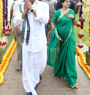 Andhra CM participates in Sankranti festivities | Andhra CM participates in Sankranti festivities Andhra CM participates in Sankranti festivities | Andhra CM participates in Sankranti festivities