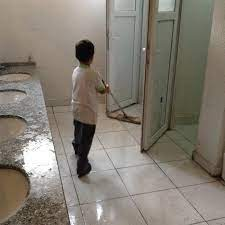 FIR against headmistress for engaging students to clean school toilet in K'taka | FIR against headmistress for engaging students to clean school toilet in K'taka FIR against headmistress for engaging students to clean school toilet in K'taka | FIR against headmistress for engaging students to clean school toilet in K'taka