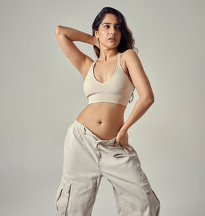 Malvi Malhotra performs stunts, action in 'Tiragabadara Saami’ | Malvi Malhotra performs stunts, action in 'Tiragabadara Saami’ Malvi Malhotra performs stunts, action in 'Tiragabadara Saami’ | Malvi Malhotra performs stunts, action in 'Tiragabadara Saami’