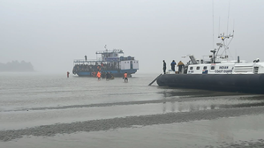 Coast Guard rescues 182 stranded pilgrims in West Bengal | Coast Guard rescues 182 stranded pilgrims in West Bengal Coast Guard rescues 182 stranded pilgrims in West Bengal | Coast Guard rescues 182 stranded pilgrims in West Bengal
