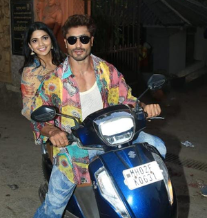 Vidyut’s ‘Junglee’, ‘Sanak’ co-stars Pooja, Rukmini to feature in ‘Crakk’ song | Vidyut’s ‘Junglee’, ‘Sanak’ co-stars Pooja, Rukmini to feature in ‘Crakk’ song Vidyut’s ‘Junglee’, ‘Sanak’ co-stars Pooja, Rukmini to feature in ‘Crakk’ song | Vidyut’s ‘Junglee’, ‘Sanak’ co-stars Pooja, Rukmini to feature in ‘Crakk’ song