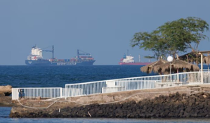 Yemen's Houthis claim missile strike on US military cargo ship in Gulf of Aden | Yemen's Houthis claim missile strike on US military cargo ship in Gulf of Aden