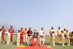 Sachin's One World beat Yuvraj's One Family by 4 wickets | Sachin's One World beat Yuvraj's One Family by 4 wickets