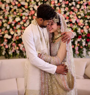 Shoaib Malik ties knot with Pakistan actor Sana Javed | Shoaib Malik ties knot with Pakistan actor Sana Javed Shoaib Malik ties knot with Pakistan actor Sana Javed | Shoaib Malik ties knot with Pakistan actor Sana Javed