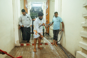TN BJP chief leads temple cleaning drive | TN BJP chief leads temple cleaning drive