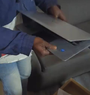 Man orders over Rs 1 lakh laptop from Flipkart, receives 'old discarded' one | Man orders over Rs 1 lakh laptop from Flipkart, receives 'old discarded' one