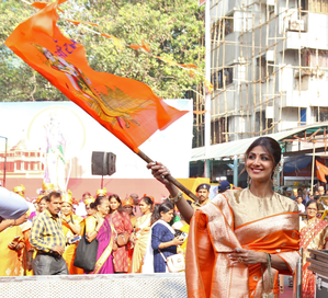 Shilpa waves saffron flag with Lord Ram's image at Siddhivinayak temple | Shilpa waves saffron flag with Lord Ram's image at Siddhivinayak temple Shilpa waves saffron flag with Lord Ram's image at Siddhivinayak temple | Shilpa waves saffron flag with Lord Ram's image at Siddhivinayak temple
