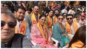 Alia-Ranbir, Vicky-Katrina pose for star-studded selfie with Subhash Ghai in Ayodhya | Alia-Ranbir, Vicky-Katrina pose for star-studded selfie with Subhash Ghai in Ayodhya Alia-Ranbir, Vicky-Katrina pose for star-studded selfie with Subhash Ghai in Ayodhya | Alia-Ranbir, Vicky-Katrina pose for star-studded selfie with Subhash Ghai in Ayodhya