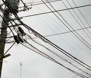 Nine children suffer burns after van touches live wire in UP | Nine children suffer burns after van touches live wire in UP Nine children suffer burns after van touches live wire in UP | Nine children suffer burns after van touches live wire in UP